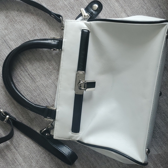Danier Leather purse, Black & White - Picture 3 of 8